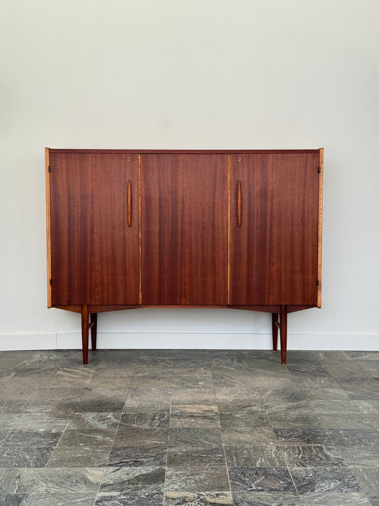 Highboard i mahogny och björk
