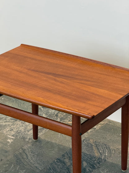 Danskt kaffebord i teak, Grete Jalk