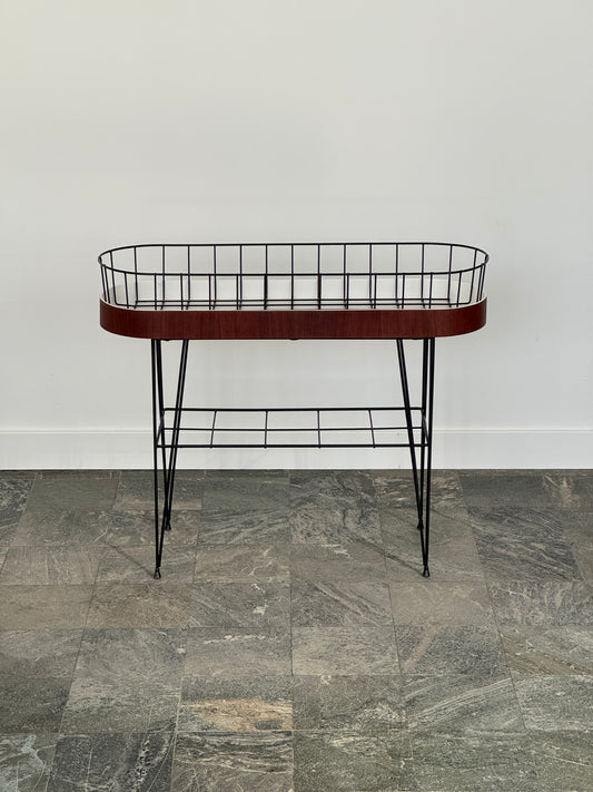 Blomsterbord ”Vici” i stringmodell, teak