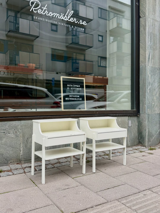Nattduksbord i teak, set av två