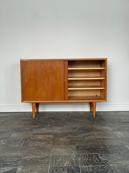 Danskt sideboard Model 50/5, Carlo Jensen för Poul Hundevad