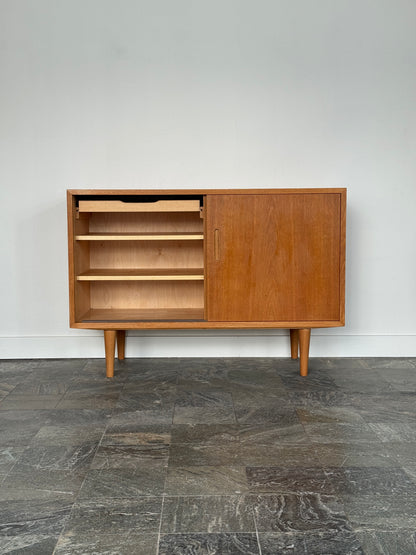 Danskt sideboard Model 50/5, Carlo Jensen för Poul Hundevad