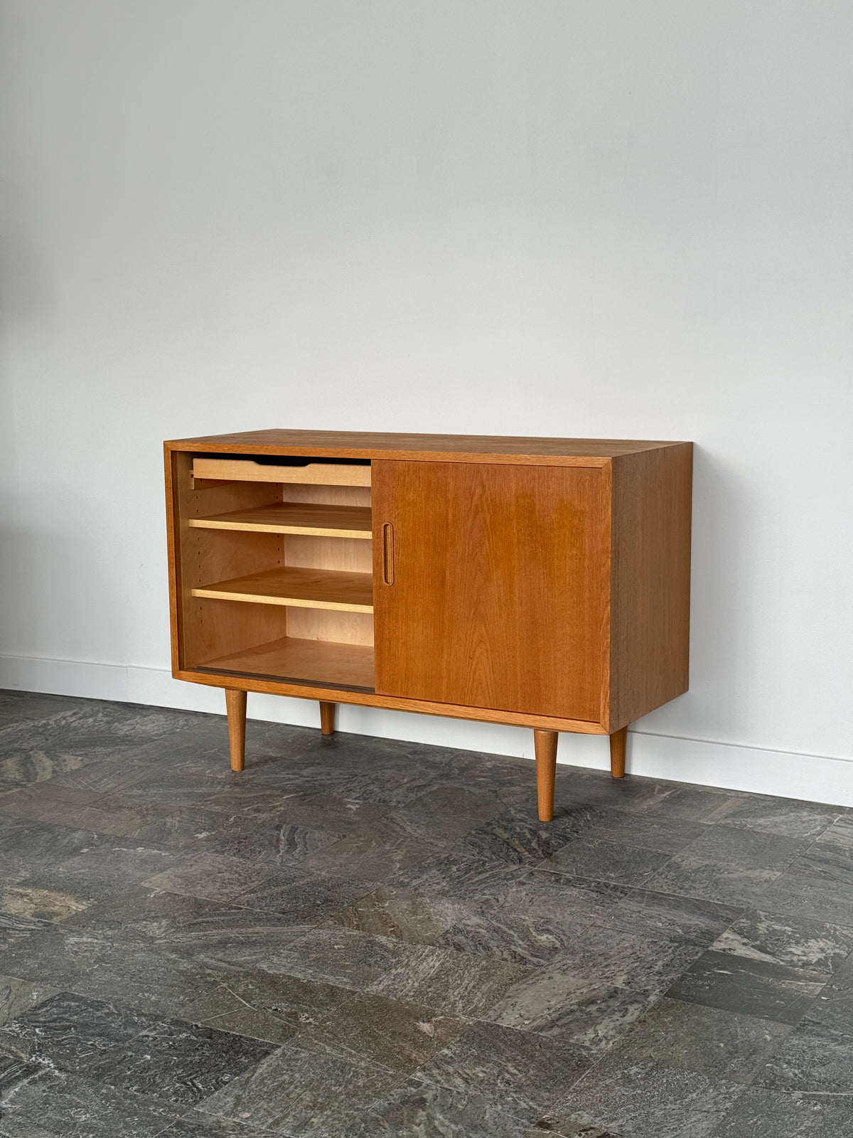 Danskt sideboard Model 50/5, Carlo Jensen för Poul Hundevad