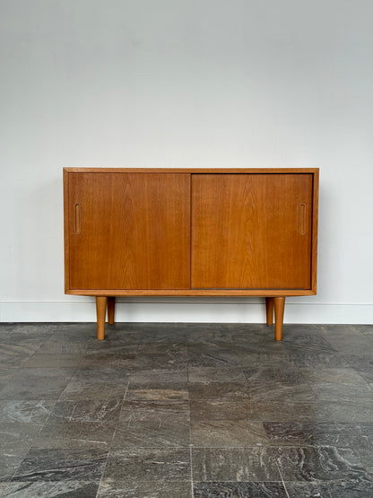 Danskt sideboard Model 50/5, Carlo Jensen för Poul Hundevad